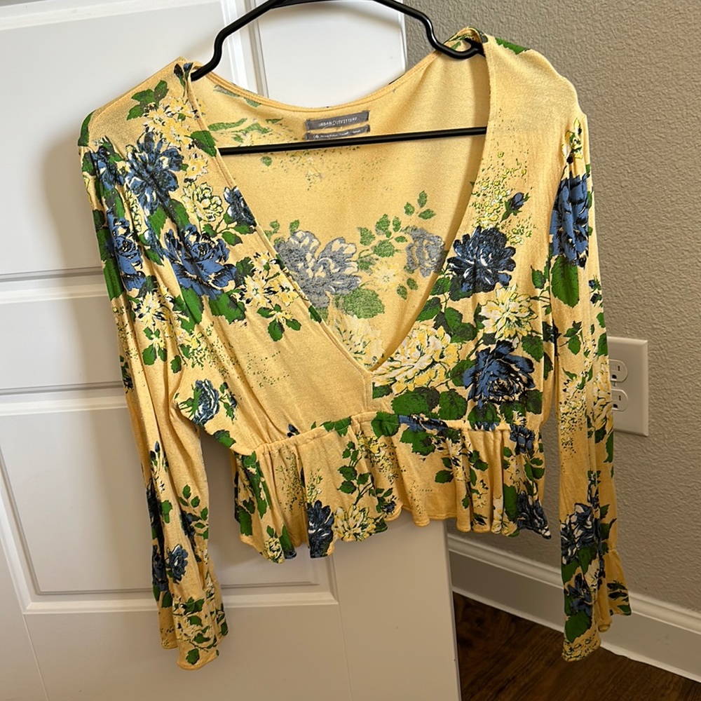 URBAN OUTFITTERS TOP